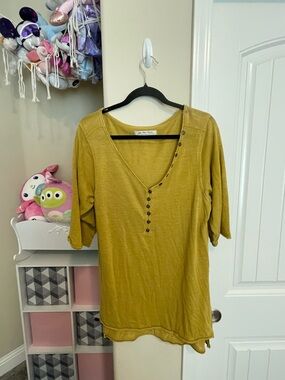 We The Free Mustard Yellow V-Neck Button-Front Short Sleeve Top